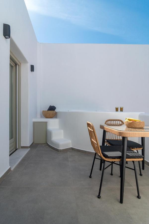 Dolce Suites คามารี ภายนอก รูปภาพ